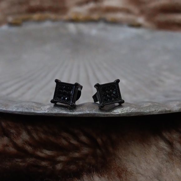 Black Diamond 💎 Earrings - Picture 2 of 2